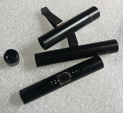 Imagen 2 de 4 de Perfumador De Aluminio Para Interior De Auto Mas 5 Perfumes