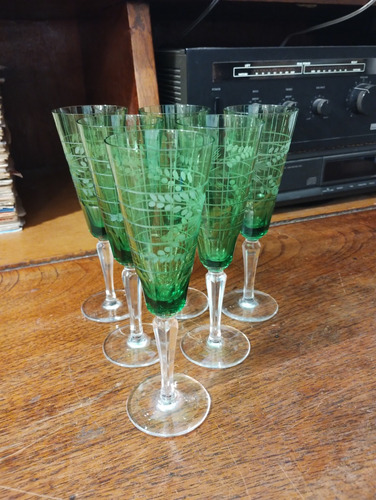 Antiguo Juego De 6 Copas De Vidrio Verde Tallado A Mano R4 (Usado)