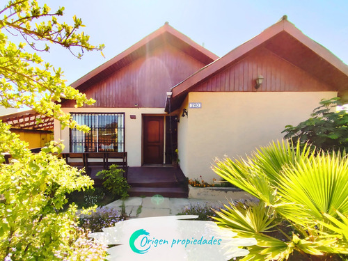Casa A Cuadras Parque El Canelo, Barrio Turístico Algarrobo