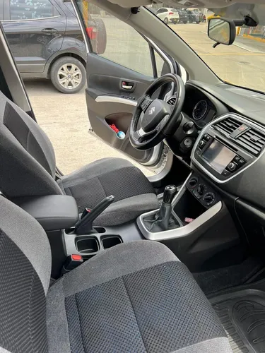 Suzuki Scross 2wd Mt 2018