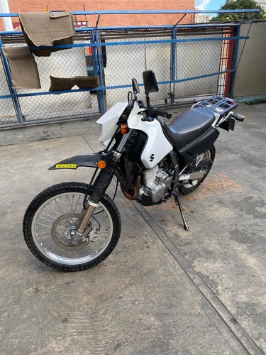 Imagen 2 de 9 de Suzuki Dr 650 Enduro