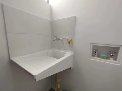 Apto En Arriendo De Unas Alcoba, Cómodo Y Bien Ubicado Cod. 64928