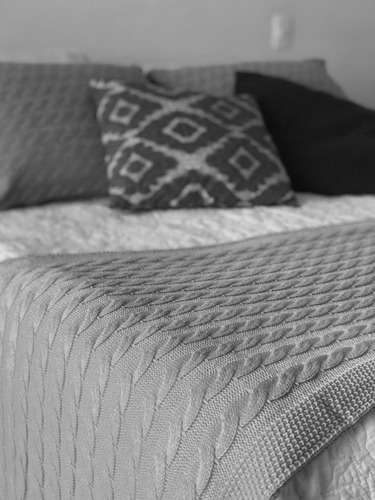 Colcha de tricot para cama y sofá Trico Queen Bed + 2 fundas de punto, color gris, diseño trenzado