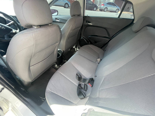 Imagem 8 de 8 de Hyundai Hb20s 1.6 Comfort Plus 16v Flex 4p Manual