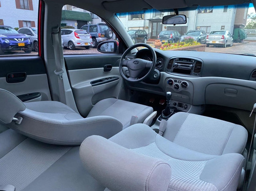 Hyundai Accent Vision