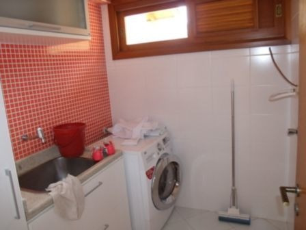 Casa Em Vila Nova Com 3 Dormitórios - Mi8525