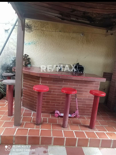 Imagen 5 de 9 de *casa En Urb. Altos De Paramillo . Manzana 2