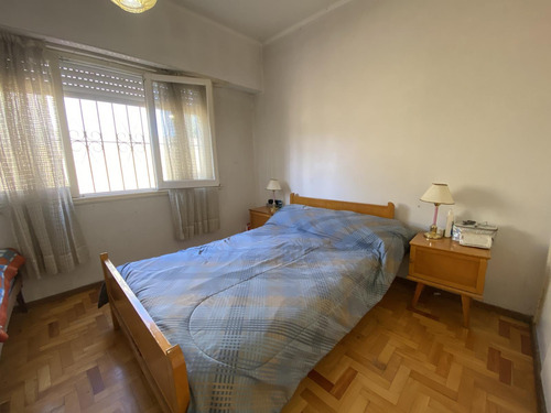 Venta | Casa De 3 Ambientes | 2 Viviendas En Block A Reciclar | En Lo Mejor De Constitucion |