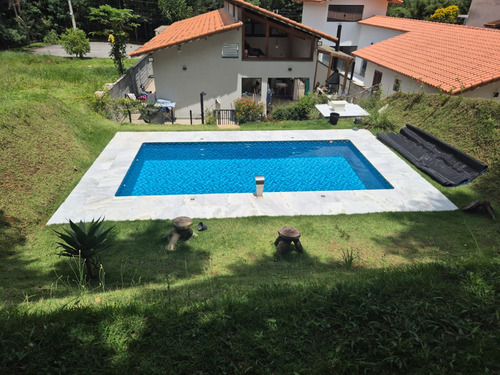 Linda Casa! Com 3 Quartos Suites À Venda, 200 Metros Quadrados