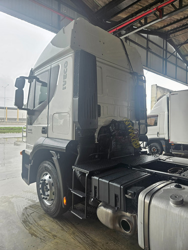Iveco Stralis 440 6x2 Ano 2014