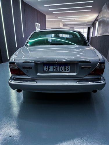 Jaguar XJ 4.0 8 4p