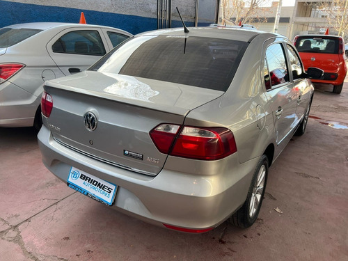 Imagen 4 de 8 de Volkswagen Voyage 1.6 Msi Higline 2017