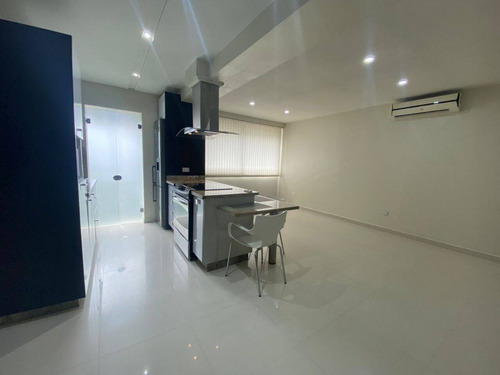 Imagen 2 de 15 de Apartamento En Alquiler, Resd. Omega, El Parral, Valencia 166450 Andres Peña