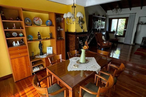 Casa En Venta - 4 Dormitorios 4 Baños - Cocheras - 330mts2 - La Matanza
