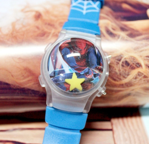 Reloj Con Luz Y Tapa Superhéroe Spiderman Hombre Araña