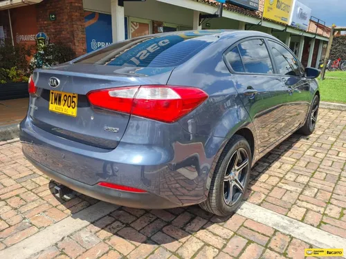 Kia Cerato Pro 1.6cc Mt Aa 4x2