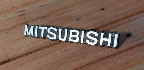 Insignia Mitsubishi Metal 