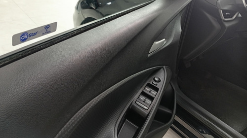 Chevrolet Onix plus 1.0 Lt 4p