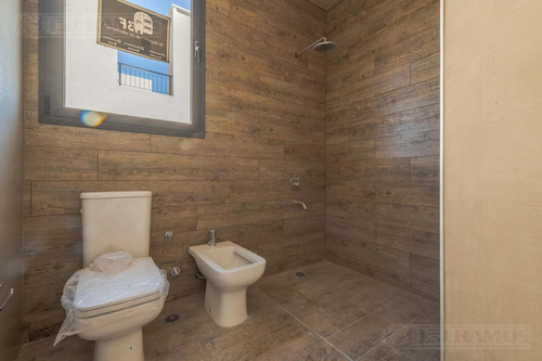 Casa En Venta En El Barrio Vistas, Puertos / Escobar