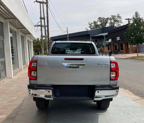 Imagen 13 de 15 de Hilux D/cabina 2.8 Tdi 204cv Automatica Srv 4x2 0km My2023
