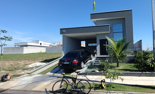 Casa Condomínio Fechado 2 Dorms Com Suite E Dois Ar Condicio