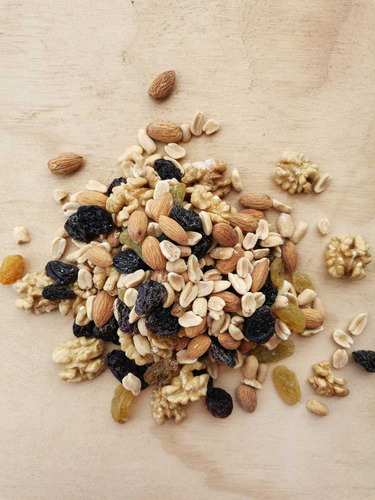 Imagen 3 de 5 de Mix Frutos Secos Clasico (maní, Pasas, Nuez, Almendras) 1 Kg