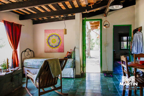 Chacra En Capilla Del Señor. Casa De Campo Y Casa De Huéspedes. Lote 17.745 M2. Pileta Y Bosquecito.