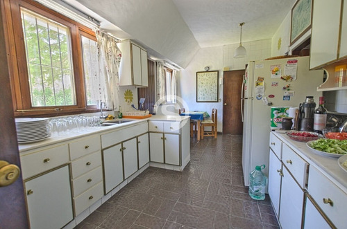 Casa De 4 Dormitorios Con Piscina Climatizada En Alquiler- Ref: 3378