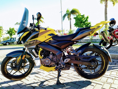 Bajaj Rouser Ns 200