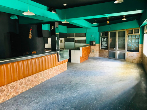 Gran Local Esquina En La Comercial