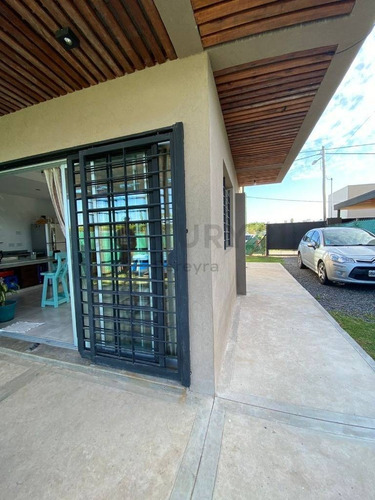 Imagen 16 de 18 de Calle 5 Entre 499 Y 500-casa A Estrenar 2 Dormitorios Y Parque En Venta - Gonnet