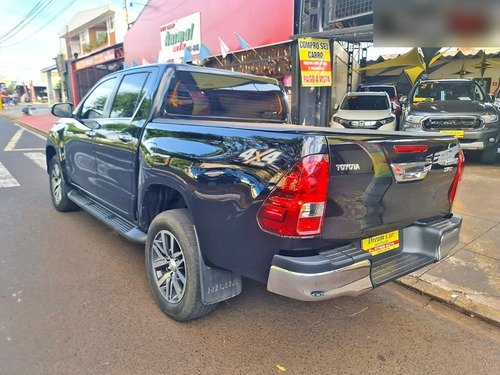 Imagem 3 de 9 de Toyota Hilux 2.8 Srx Cd Automática 4x4 2017