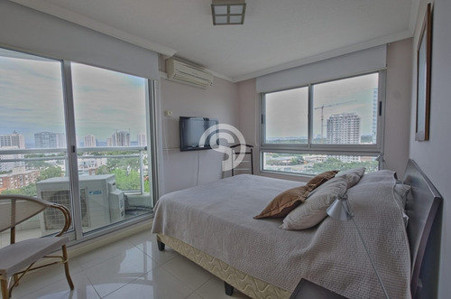 Apartamento A La Venta En Ocean Drive, 2 Dormitorios- Ref: 3338