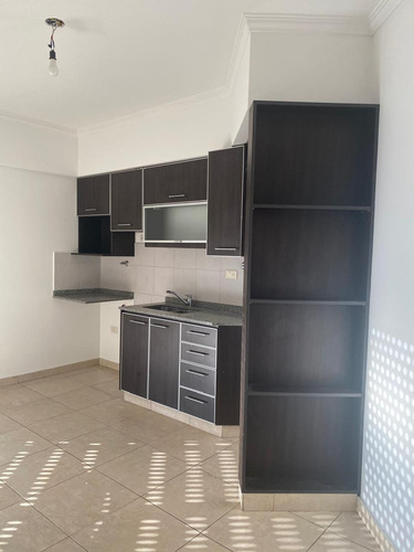 Venta Depto 2 Amb Con Patio De 25 Mts - Caseros
