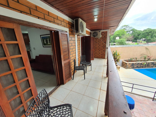 Casa En Iguazu, En Pleno Centro Con Todas Las Comodidades En Cataratas.