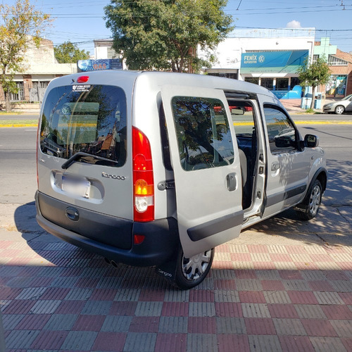 Renault Kangoo Confort 5as 2016 Con Gnc