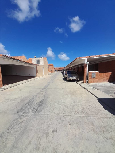 Imagen 8 de 27 de Townhouse Res. Playuela Tucacas Gm
