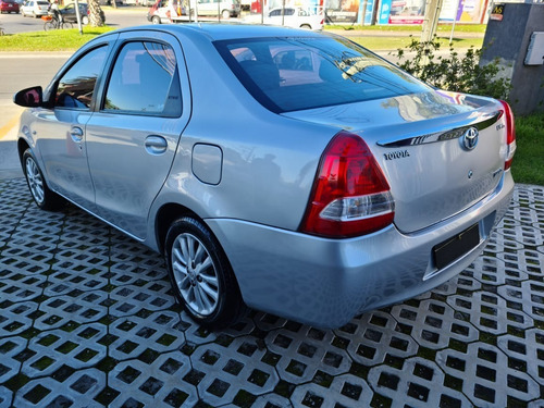 Toyota Etios Xls Sedan 4p M/t 2013 Sarthou