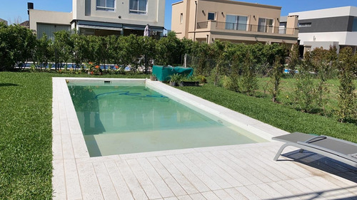 Casa En Venta Nordelta Barrio Tipas Con 4 Dormitorios Uno En Suite C/vestidor Galería Con Parrilla, Pileta Y Pque. Tipas: Lago Tenis Basquet Futbol 2 Sum Club House Piscina Parrilla Voley Juegos Niños