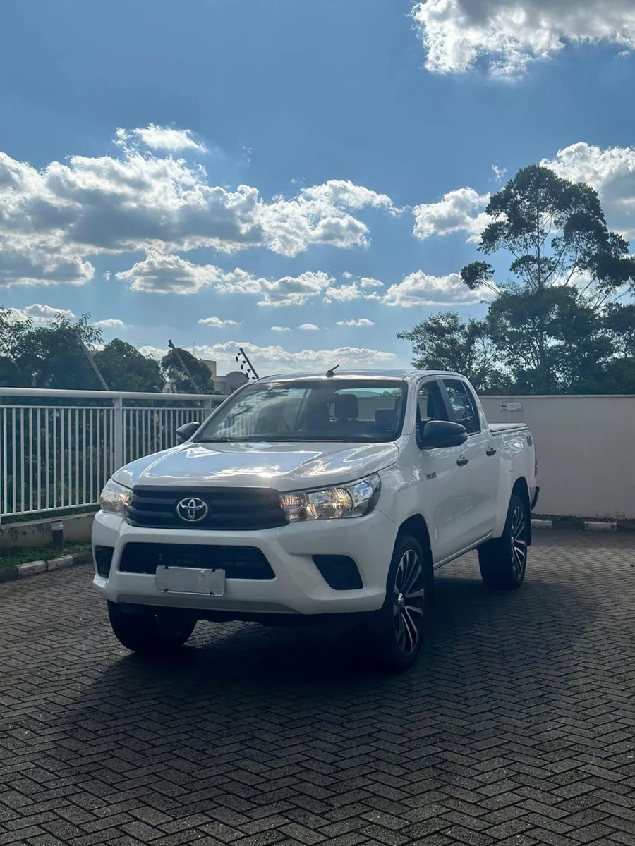 Toyota Hilux 2.8 Tdi Std Cab. Simples 4x4 2p