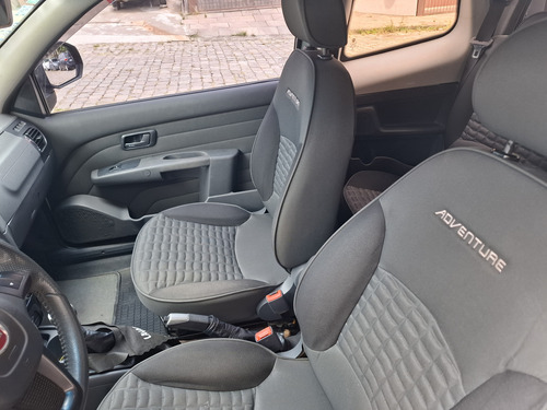 Fiat Strada 1.8 16v Adventure Cab. Dupla Flex 3p