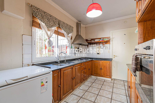 Venta Casa 5 Ambientes Con Garaje, Quincho Y Piscina En Haedo.