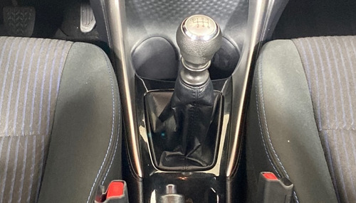 Imagem 14 de 15 de 130740 - Toyota Yaris 2019 Com Garantia
