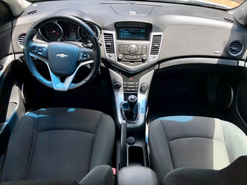 Imagem 7 de 8 de Chevrolet Cruze 1.8 Lt Sedan Manual