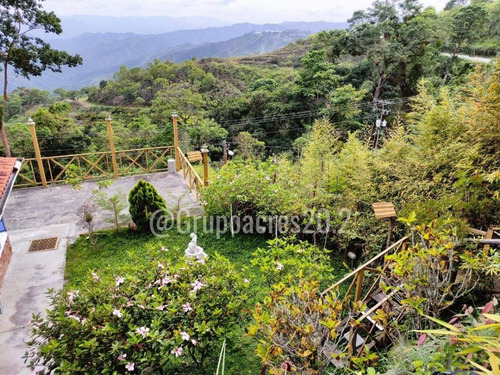Se Vende De Casa En La Urbanizacion Colinas De Pasatiempo San Antonio De Los Altos Rz