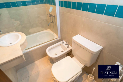 Venta Casa 3 Dormitorios Grand Bourg Con Cochera