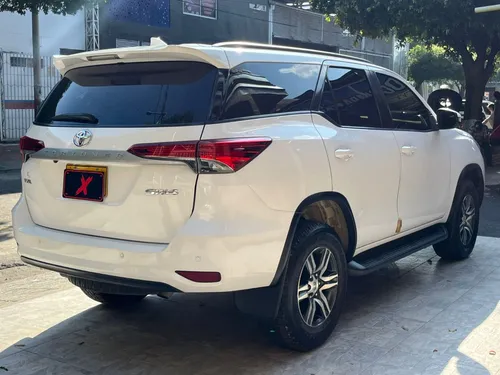 Toyota Fortuner 2.4 Street At 7As
