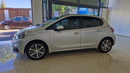 Peugeot 208 1.6 Feline Tiptronic