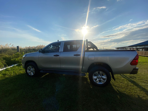 Toyota Hilux 2.7 D.cab. Dx