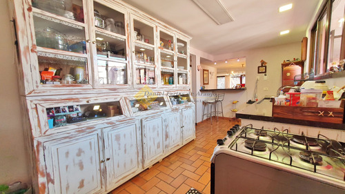 Imagem 14 de 30 de Casa Com 5 Dormitórios À Venda Com 222.4m² Por R$ 1.050.000,00 No Bairro Seminário - Curitiba / Pr - 694